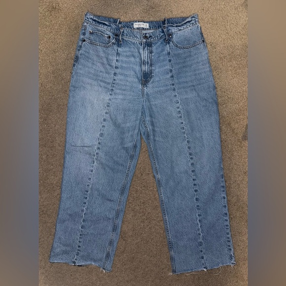 Abercrombie & Fitch *Curve Love* Light Blue Wide Leg Jeans - Picture 2 of 6
